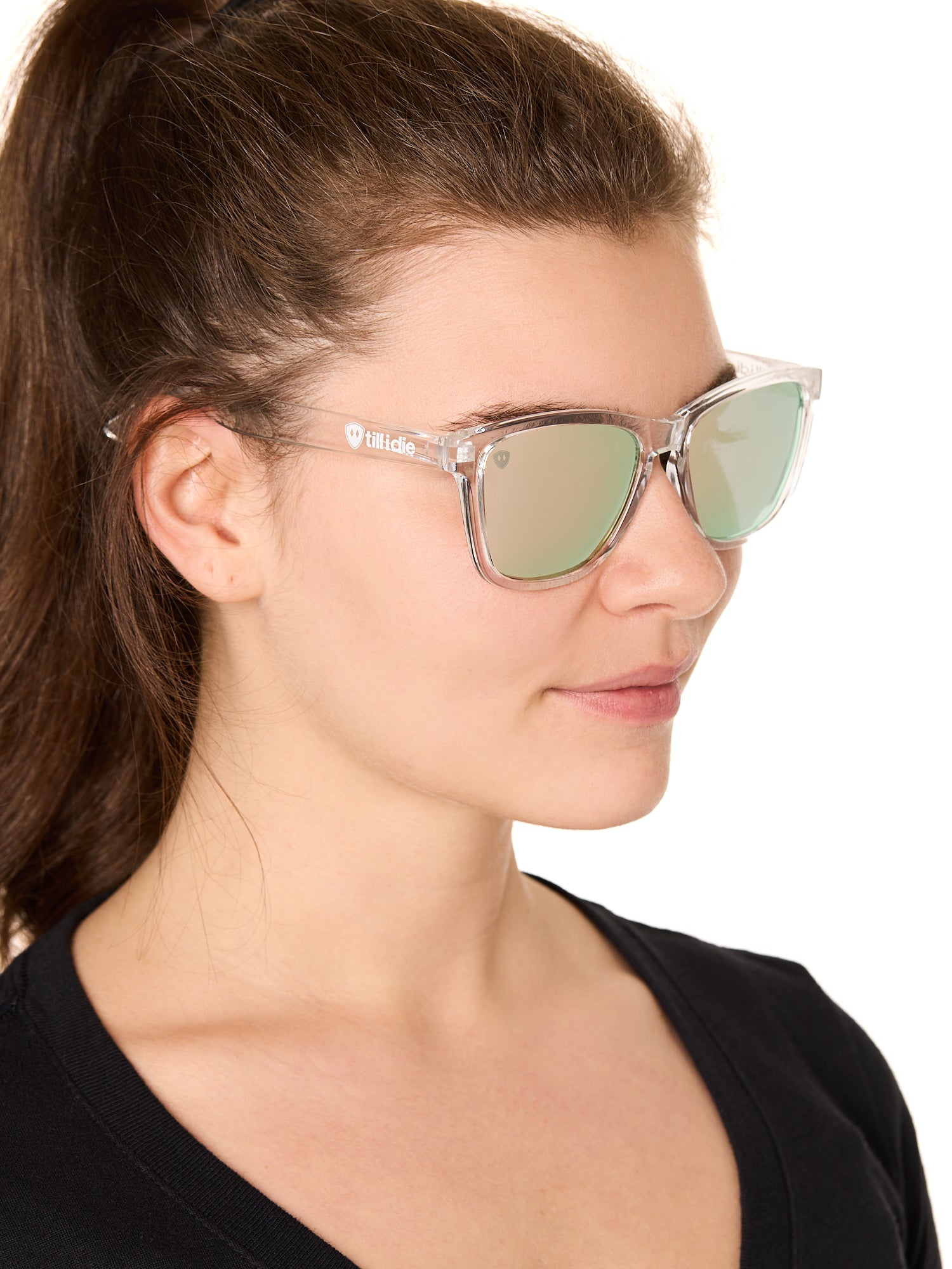 front view of a male model wearing the rosewater reflection sunglasses on a white background