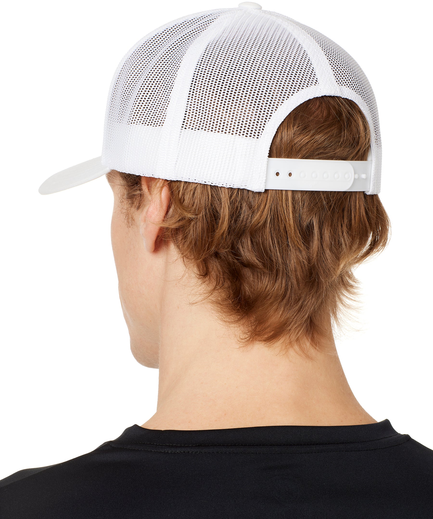 BACK OF MAN WEARING A WHITE TRUCKER HAT SHOWING THE ADJUSTABLE SNAPBACK CLOSURE